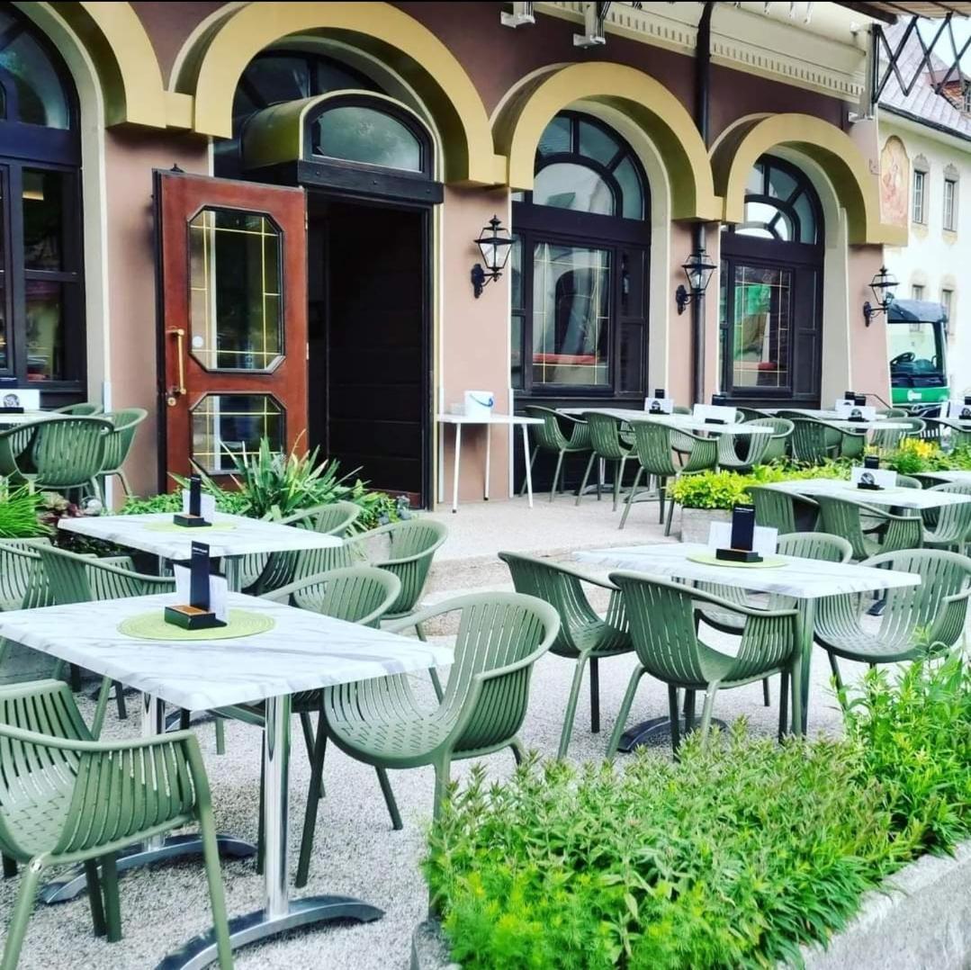 Cafe Zentral, Zimmer Mit Fruehstueck Kotschach-Mauthen Exterior foto